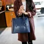 Дамска чанта Естествена кожа Blue 1002, снимка 3