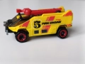 Hot Wheels Runway Res-Q – пожарен камион със стълба, снимка 2