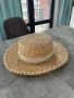Сламена дамска шапка с декорация от перли, снимка 2