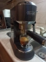 Кафе машина Делонги Дедика с ръкохватка крема диск, работи перфектно и прави супер кафе с каймак , снимка 3