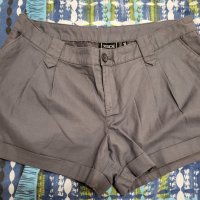 Дамски къси панталони, снимка 1 - Къси панталони и бермуди - 42419925