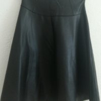 Черна кожена пола, снимка 1 - Поли - 30072828