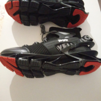 Спортни обувки, снимка 1 - Маратонки - 44701174