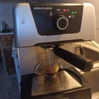 Кафемашина Електролукс с ръкохватка с крема диск, работи отлично и прави хубаво кафе с каймак , снимка 4 - Кафемашини - 40392865