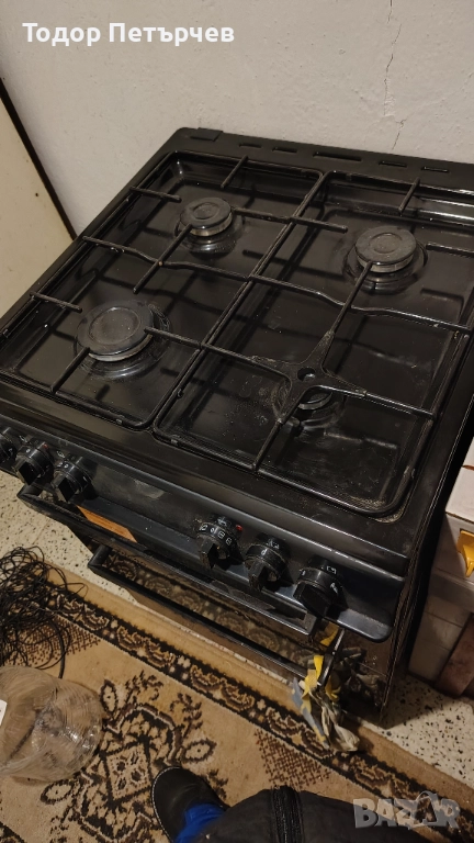 Газова готварска печка с 2 фурни и 4 котлона, снимка 1
