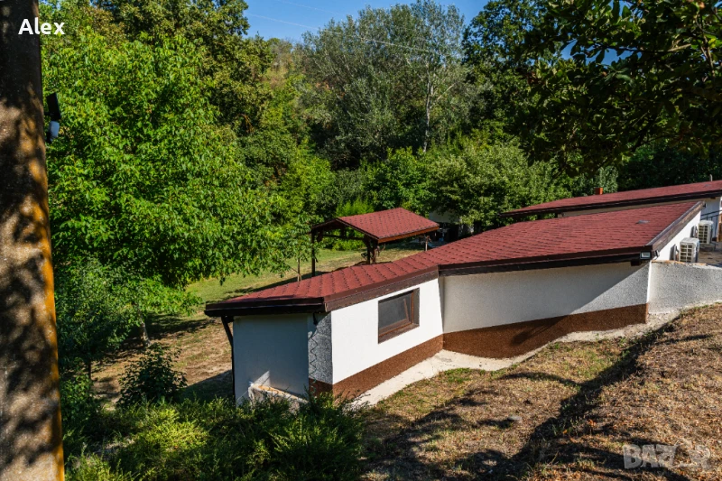 Уникален имот с къща, беседка и езерце сред природата!, снимка 1