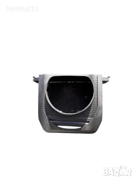 Пластмаса около волан за Mercedes-benz E-class S211 A2114600195, снимка 1