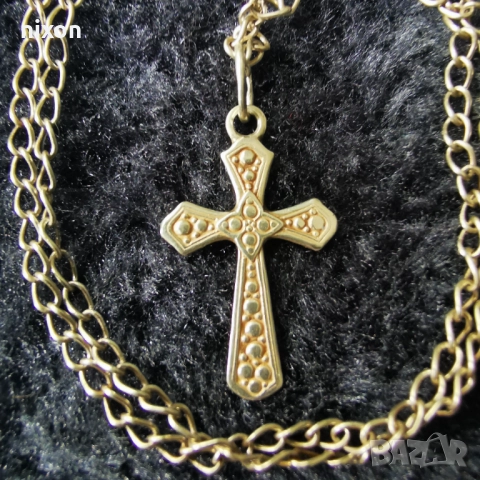 Сребърно колие с кръстче