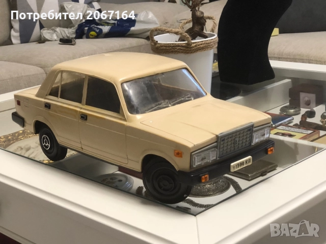 Голям модел на Лада  в мащаб 1:8