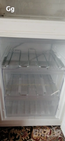 Хладилник Whirlpool WBE3111A+W, снимка 10 - Хладилници - 54020124