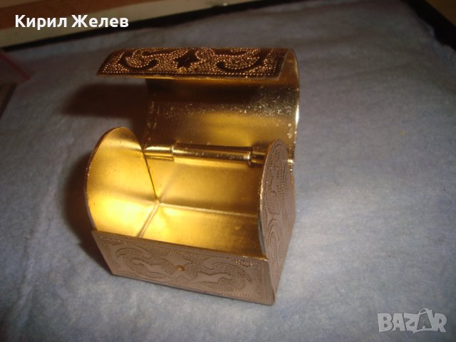 СТАРА РУСКА ПОЗЛАТЕНА ОРНАМЕНТИРАНА РЕТРО КУТИЙКА за БИЖУТА Тип РАКЛИЧКА 32229, снимка 2 - Антикварни и старинни предмети - 38258813