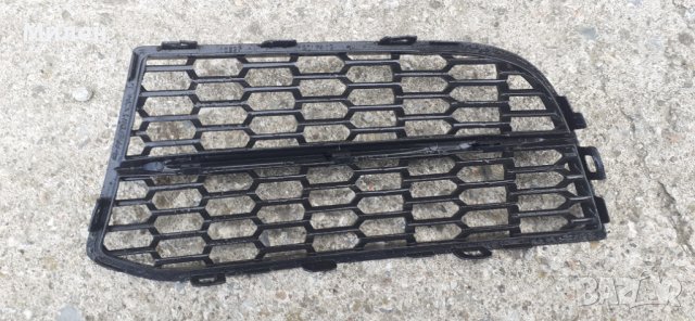 Дясна Декоративна Решетка Във Предната Броня.BMW.M.Sport. 2009-2017 Година. БМВ.5 Серия. Ф10.Ф11.М, снимка 2 - Части - 36628813