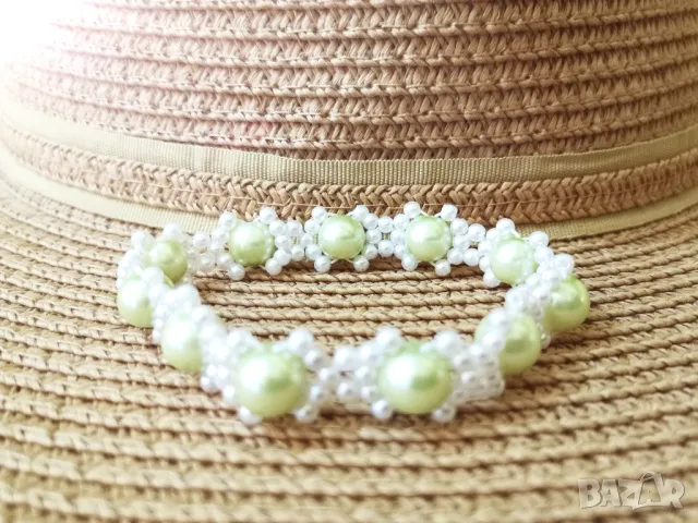 🏷️ Гривна / цвят: перлено бял и светло зелен, снимка 2 - Гривни - 47306019