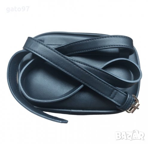 Дамска черна чанта за кръста , снимка 2 - Чанти - 39037666