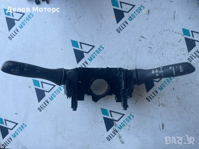 Лостчета за мигачи и чистачки 255678341R от Renault Kadjar 1.3 TCe 140 кс., 6 ск., двигател H5H470