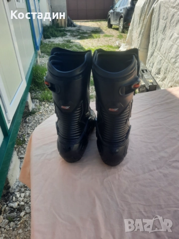 Мото ботуши Vanucci RV6 pro Racing 46 номер, снимка 3 - Аксесоари и консумативи - 52788436