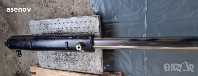 хидравличен цилиндър, снимка 2 - Резервни части за машини - 48612042