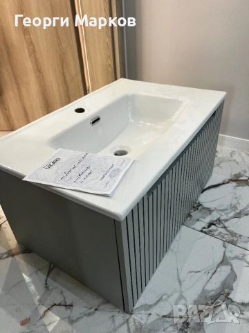 PVC шкаф с умивалник и колона Лисабон на Викард, 350 евро