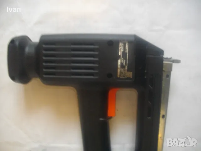 НОВ ОРИГИНАЛЕН НЕМСКИ BLACK DECKER ГОЛЯМ ЕЛЕКТРИЧЕСКИ ТАКЕР КОМБИНИРАН СКОБИ ПИРОНИ 19-30мм , снимка 11 - Други инструменти - 49509769