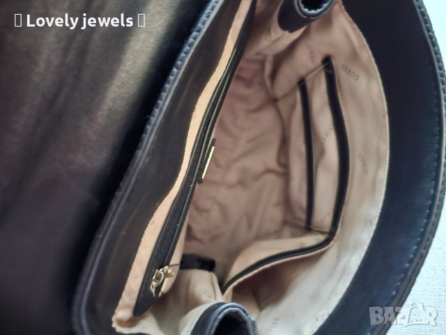 Кожена дамска черна чанта Guess , снимка 3 - Чанти - 42598274