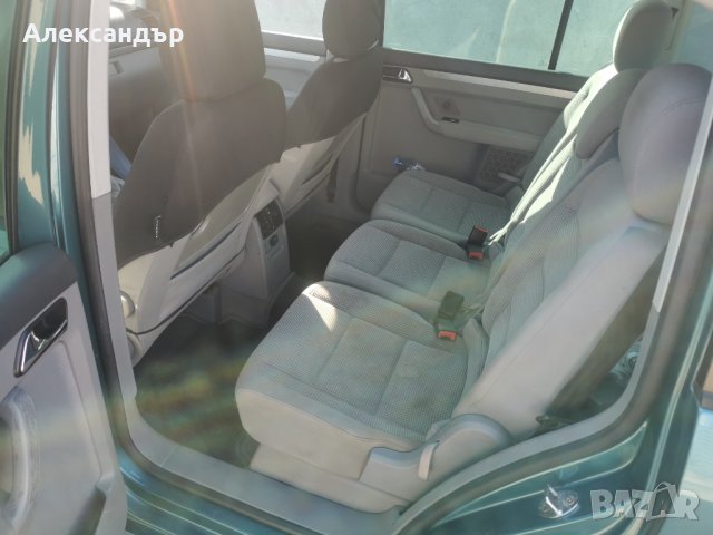 VW Touran 2.0 TDI, снимка 12 - Автомобили и джипове - 44434030