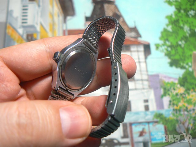 Продавам съветски часовник Заря ( Zaria ) Запазен.Дамски., снимка 2 - Антикварни и старинни предмети - 39754350