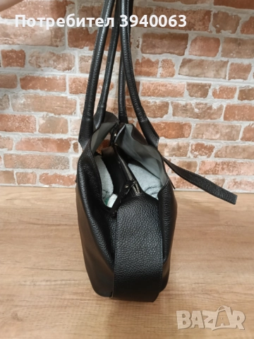 Дамска чанта черна от естествена кожа, снимка 3 - Чанти - 52514680