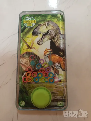 Игра с нанизване на обръчи, водна игра, динозавър