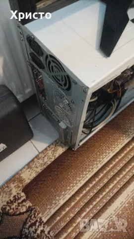 Настолен компютър и монитор Acer G225HQV, снимка 2 - За дома - 50007458