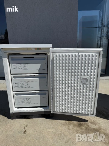 Малък фризер Bosch  3 чекмеджета