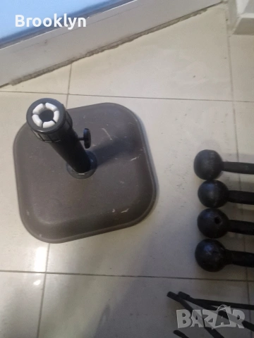 Масивна стойка за чадър