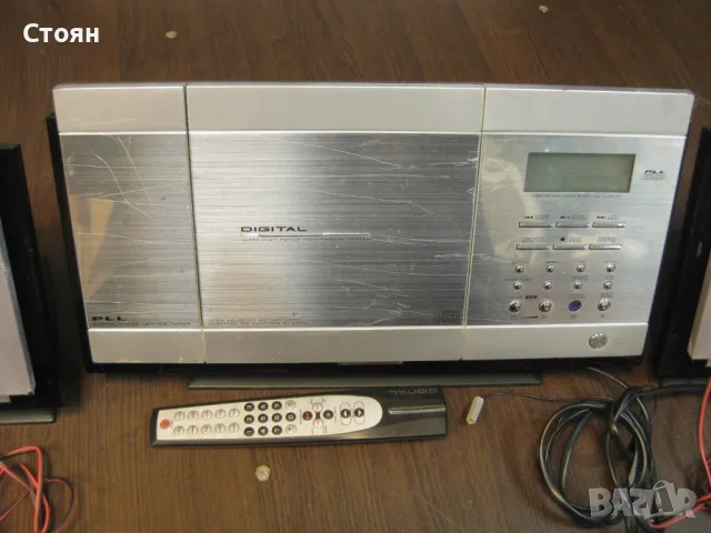 Работеща Стерео уредба със Селективно радио и диск , Аукс и Дистанционно