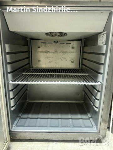 Професионален хладилник Gram K210RG3N неръждавейка компактен и здрав, снимка 3 - Обзавеждане на кухня - 54096826