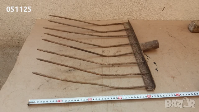 стара голяма вила за сено 