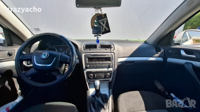 Шкода Октавия 1,6 TDI 4x4, снимка 12 - Автомобили и джипове - 53915083