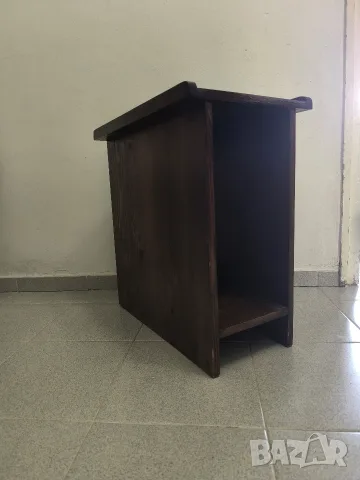 масивно дървено шкафче в отлично състояние
