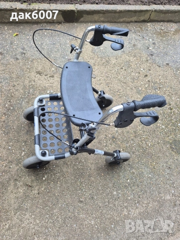 Проходилка , снимка 2 - Ролатори - 47733339