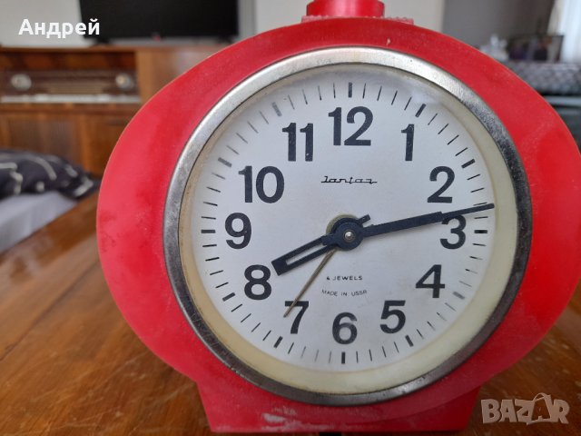 Стар настолен часовник будилник Янтар,Jantar #2, снимка 2 - Антикварни и старинни предмети - 35296573