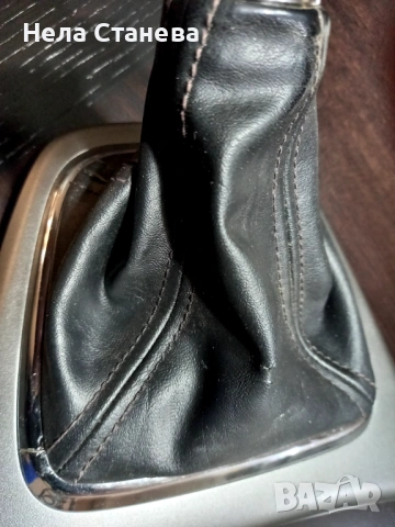 Продавам пластмасова конзола с маншон за скоростен лост на СРВ4,дизел,ръчка,2013г., снимка 4 - Аксесоари и консумативи - 53076626