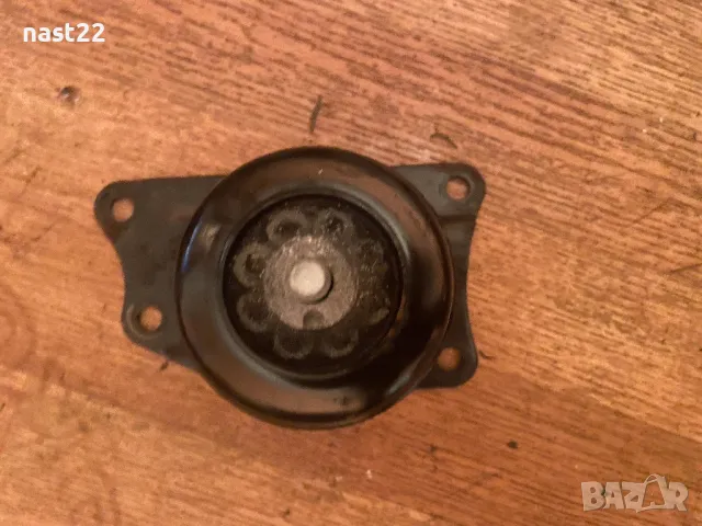 Десен тампон двигател Фолксваген Поло 1.4 ТДИ 80 к.сПоло , снимка 4 - Части - 49789817