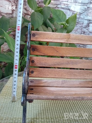 Малка дървена пейка с крака от ковано желязо за ДЕКОРАЦИЯ , снимка 4 - Декорация за дома - 42550772