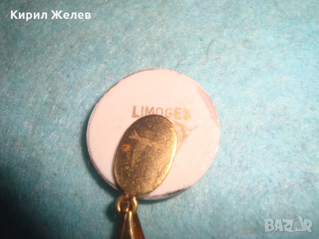 LIMOGES ВИНТИДЖ МАРКОВ ПОЗЛАТЕН ПОРЦЕЛАНОВ АРТ МЕДАЛЬОН МАРКИРАН БИЖУ УНИКАТ 25347, снимка 2 - Колиета, медальони, синджири - 35653917