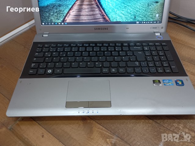 Лаптоп i3  Samsung RV520, снимка 2 - Лаптопи за дома - 39148678