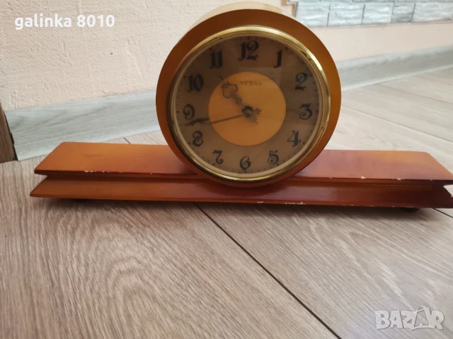 Стар каминен часовник