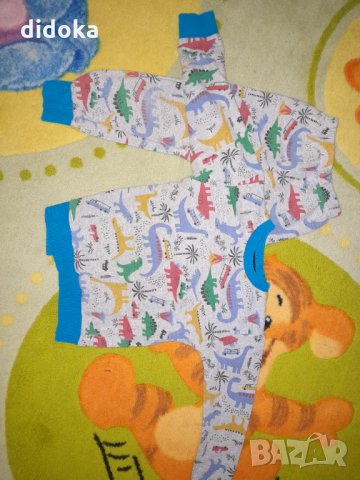 Пижама с динозаври , снимка 1 - Детски пижами - 35055217