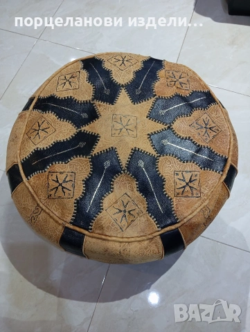 Автентичен марокански пуф табуретка ръчно изработен от естествена кожа , снимка 4 - Антикварни и старинни предмети - 53976352