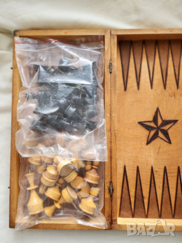 шах - голяма красив (фурнир с инкрустирана "кост")+табла, к-т фигури+пулове и също пирографиран шах , снимка 11 - Шах и табла - 52583035