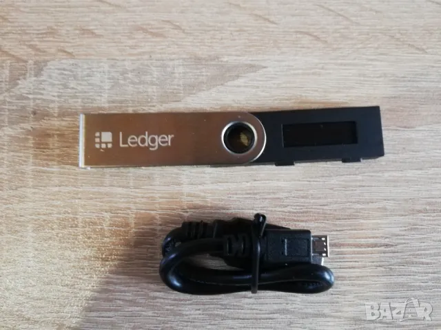 Ledger Nano S хардуерен крипто портфейл, снимка 2 - USB Flash памети - 42346270