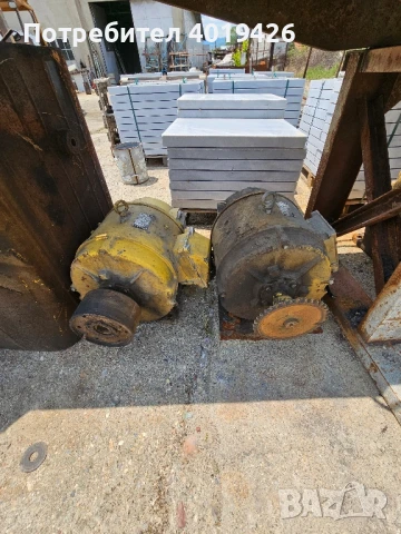 Продавам правотокови електродвигатели на снимката, снимка 2 - Електродвигатели - 51159329