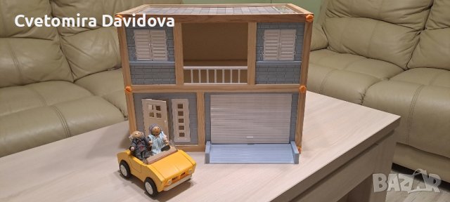 Нова дървена къща с кола и два фигурки баба и дядо., снимка 3 - Играчки за стая - 42548172